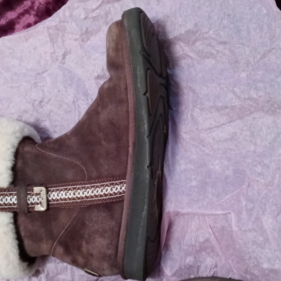 UGG BOOTS - Picture 7 of 7